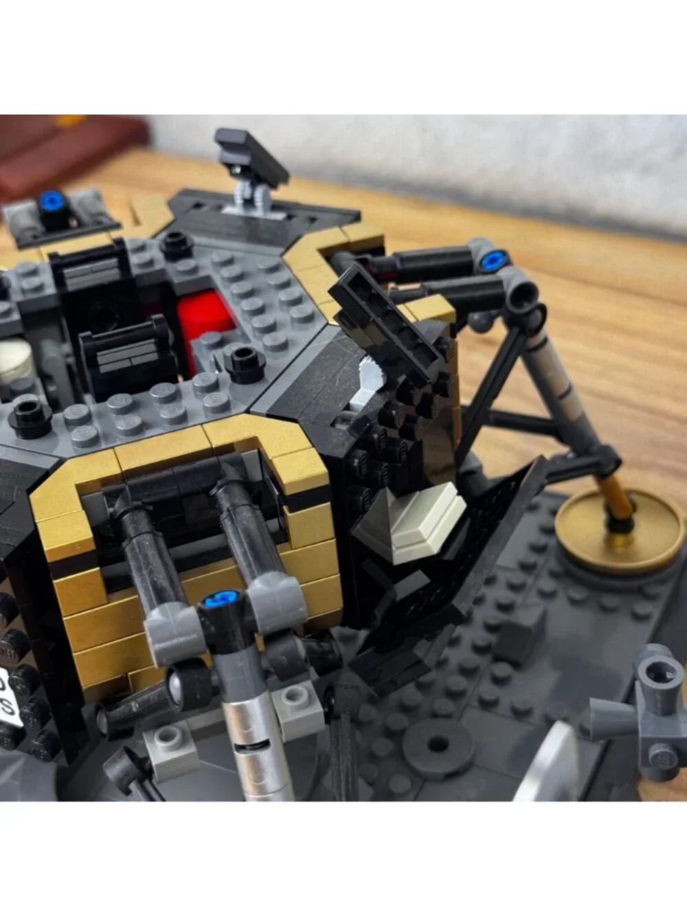 Lego NASA Apollo 11 Lunar Lander 10266 100% Complete No Box Instruction
